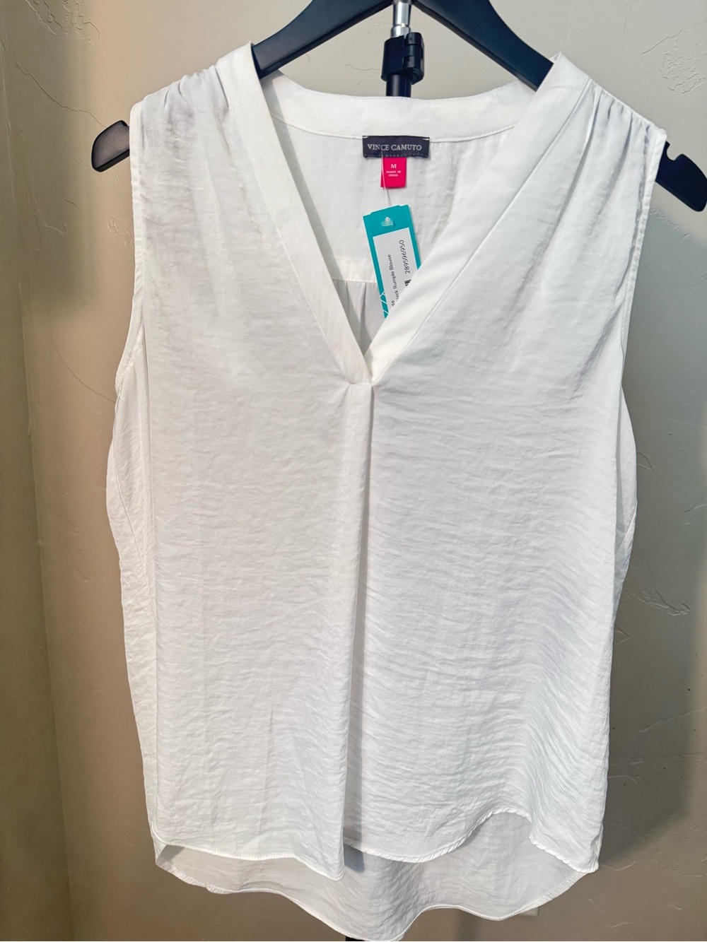 Vince Camuto White Sleeveless V-Neck Blouse Medium Career Office Top